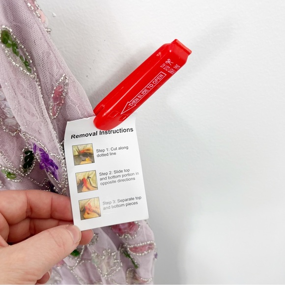 Mac Duggal Embellished Lace Sleeveless V-Neck Gown Lilac Multi 10893 - Picture 11 of 14